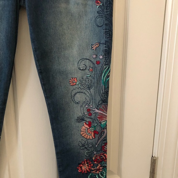 Seven7 Marble Blue Embroidered Blue Mid Rise Ankle Jeans Size 4 - Picture 4 of 11